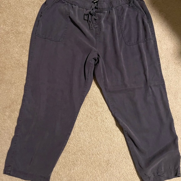 Jones New York Women Charcoal Joggers - Picture 1 of 3